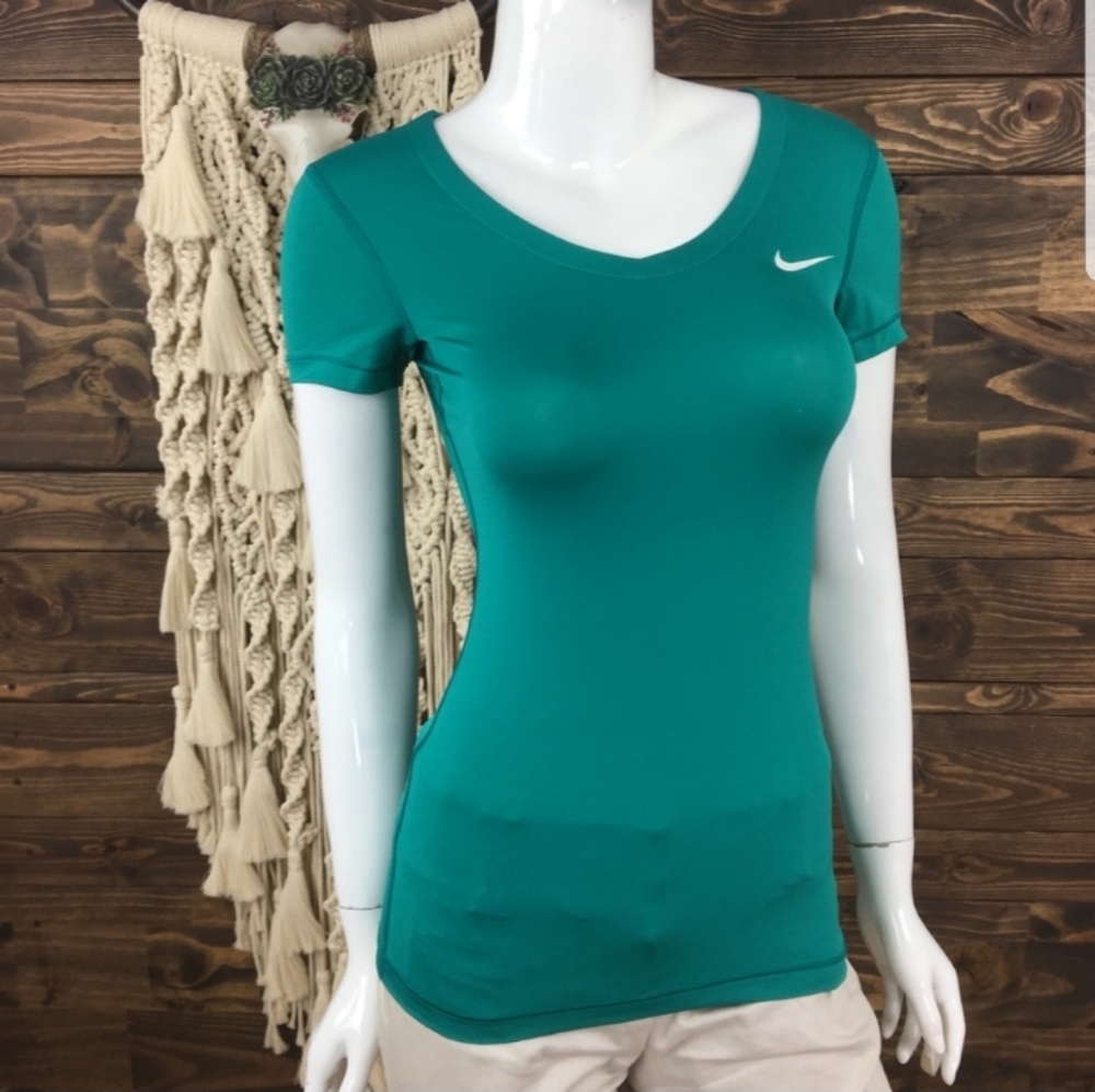 XS Nike dri fit tee